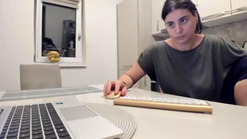 maria  alex online show from 15, 7, 2026