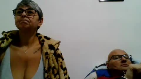 Snapshot of cuplu4346529860 chatting on 2, 12, 2024 couple online show from 2, 12, 2024