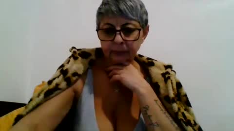 Snapshot of cuplu4346529860 chatting on 3, 1, 2025 couple online show from 3, 1, 2025