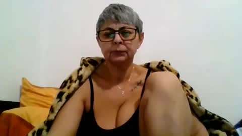 Snapshot of cuplu4346529860 chatting on 6, 1, 2025 couple online show from 6, 1, 2025