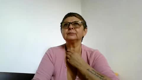 Snapshot of cuplu4346529860 chatting on 21, 10, 2025 couple online show from 21, 10, 2025