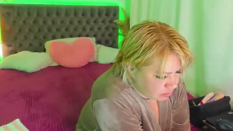 CurlyDreams online show from 24, 6, 2026