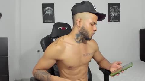 Snapshot of curtis_blake chatting on 4, 10, 2025 curtis_blake online show from 4, 10, 2025