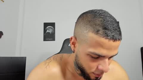 Snapshot of curtis_blake chatting on 21, 10, 2025 curtis_blake online show from 21, 10, 2025