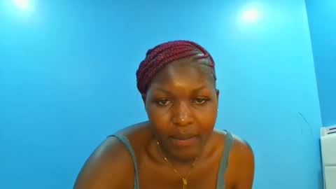 Snapshot of curvey_queen chatting on 1, 2, 2026 Lolah online show from 1, 2, 2026