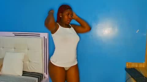 Snapshot of curvey_queen chatting on 12, 2, 2026 Lolah online show from 12, 2, 2026