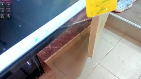 Alyanna  online show from 8, 11, 2025