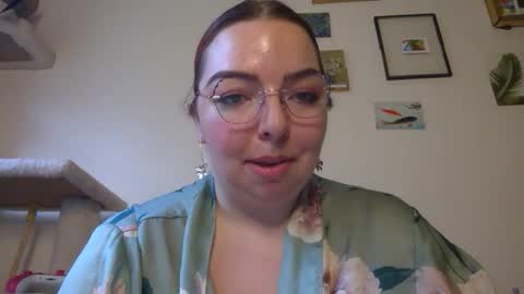 Snapshot of curvycate127 chatting on 20, 11, 2025 Cate online show from 20, 11, 2025