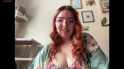 Snapshot of curvycate127 chatting on 29, 11, 2025 Cate online show from 29, 11, 2025