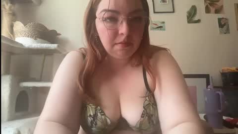Snapshot of curvycate127 chatting on 17, 3, 2026 Cate online show from 17, 3, 2026