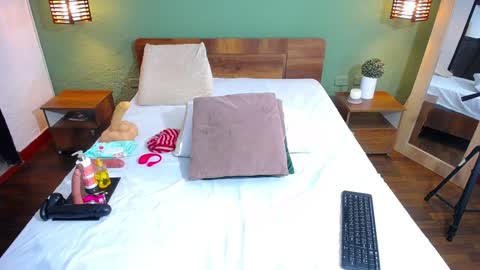 Snapshot of curvyebonyy_ chatting on 18, 1, 2025 Danna online show from 18, 1, 2025