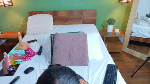 Snapshot of curvyebonyy_ chatting on 18, 9, 2025 Danna online show from 18, 9, 2025