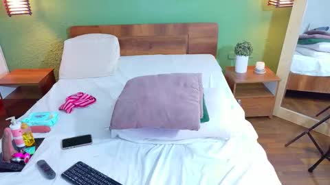 Snapshot of curvyebonyy_ chatting on 28, 10, 2025 Danna online show from 28, 10, 2025