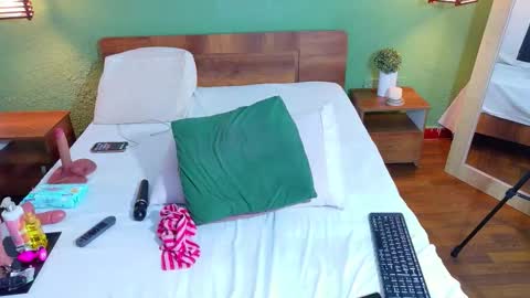 Snapshot of curvyebonyy_ chatting on 19, 12, 2025 Danna online show from 19, 12, 2025