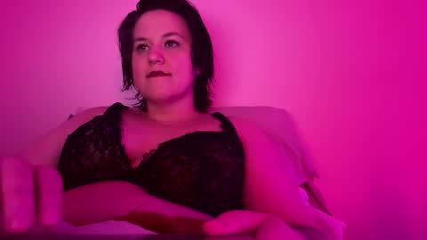 CurvyFlora online show from 22, 2, 2025