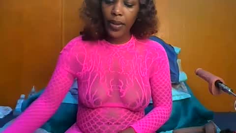 curvylyin online show from 11, 5, 2026