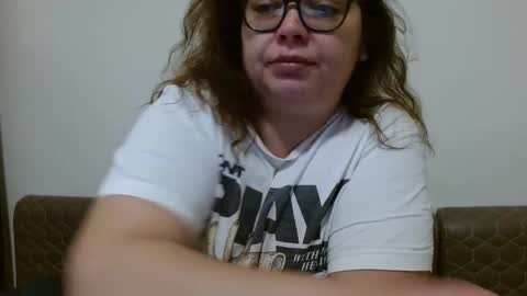 Snapshot of curvymomylore chatting on 12, 3, 2026 Lore online show from 12, 3, 2026