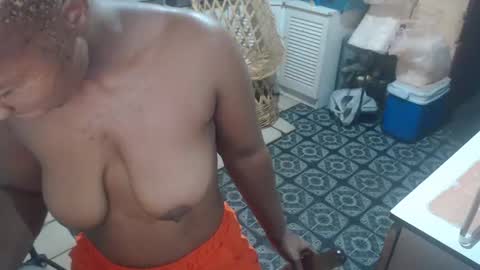 curvypear76x online show from 11, 1, 2025