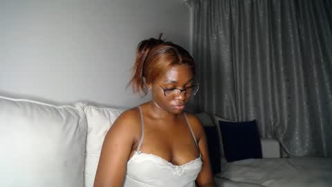 Liya online show from 15, 4, 2026