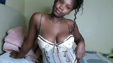 V EE online show from 2, 3, 2025