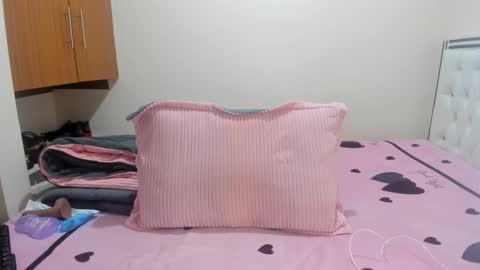 cute_gee43 online show from 9, 9, 2025