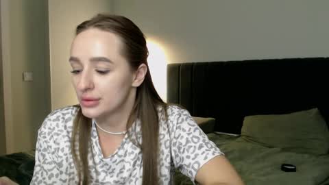 cute_girl_mia__ online show from 6, 5, 2026