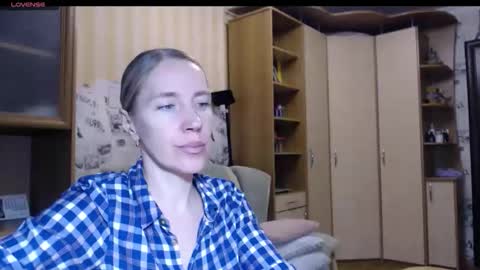 cute_lion_ online show from 30, 11, 2025