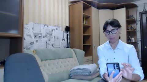 cute_lion_ online show from 4, 7, 2026