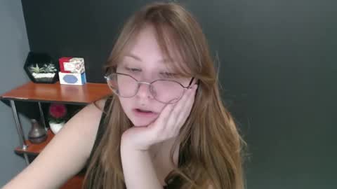 Snapshot of cute_minx chatting on 29, 1, 2025 Veronica online show from 29, 1, 2025