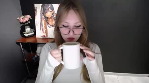 Snapshot of cute_minx chatting on 24, 11, 2025 Veronica online show from 24, 11, 2025