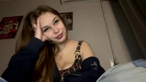 cute_shy00 online show from 13, 11, 2025