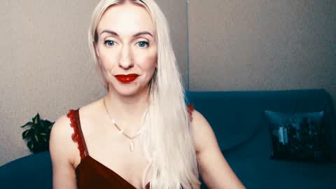 cute_smile_shy online show from 14, 1, 2025