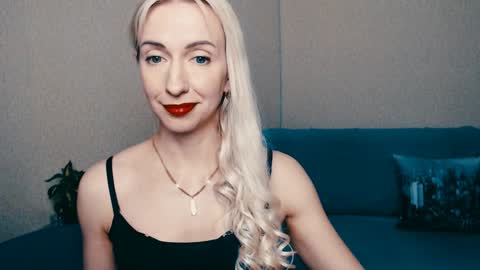 cute_smile_shy online show from 21, 1, 2025