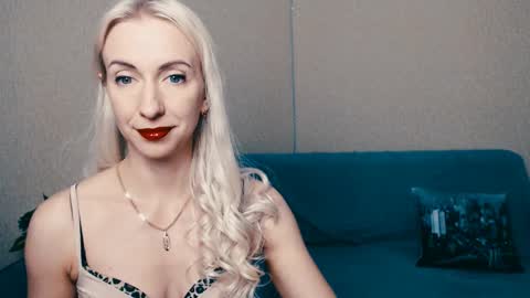 cute_smile_shy online show from 13, 2, 2025