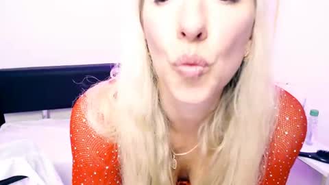 cute_smile_shy online show from 26, 6, 2026
