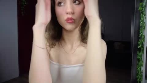 Snapshot of cute_sun_lovers chatting on 17, 6, 2026 Aria online show from 17, 6, 2026
