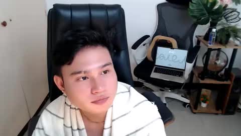 Snapshot of cuteasianlee chatting on 23, 12, 2025 cuteasianlee online show from 23, 12, 2025