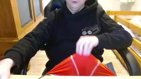 Cuteboy090 online show from 24, 4, 2026