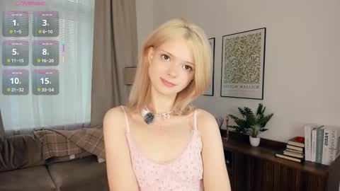 Snapshot of cutebrutality chatting on 23, 10, 2025 Alice online show from 23, 10, 2025
