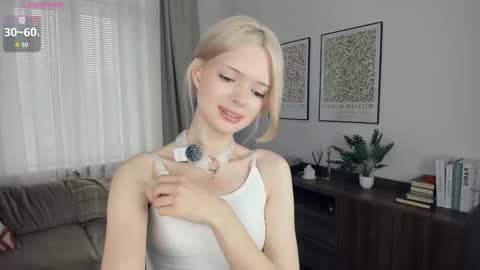 Snapshot of cutebrutality chatting on 24, 10, 2025 Alice online show from 24, 10, 2025
