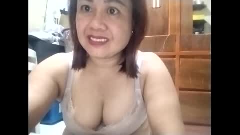 Snapshot of cutechey06 chatting on 3, 2, 2026 Sky online show from 3, 2, 2026