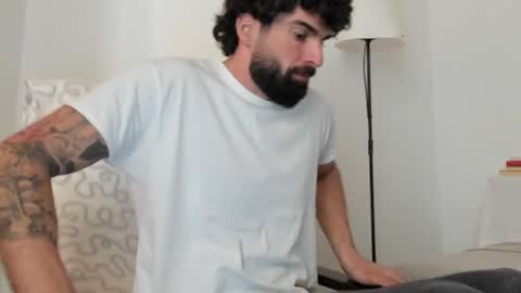 cuteeboy online show from 23, 4, 2026