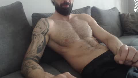 cuteeboy online show from 24, 4, 2026