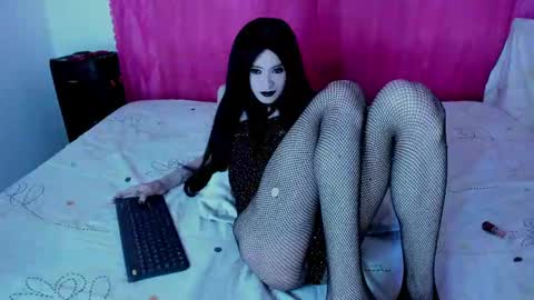 Snapshot of cutenaked_8 chatting on 10, 9, 2025 Natalie online show from 10, 9, 2025