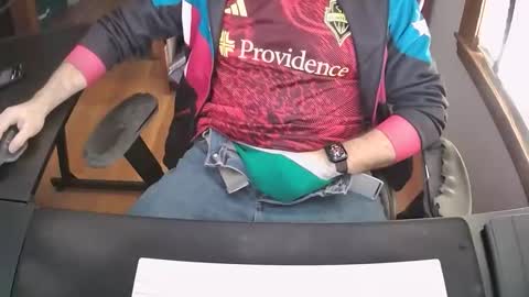 Snapshot of cutenerd15 chatting on 18, 11, 2025 cutenerd15 online show from 18, 11, 2025