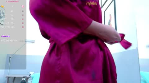 cutepetitee online show from 25, 9, 2025