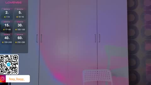 Snapshot of cuteroxyfoxyy chatting on 3, 3, 2025 Roxy online show from 3, 3, 2025