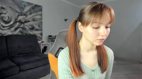 Snapshot of cutetous chatting on 21, 9, 2025 Julia online show from 21, 9, 2025