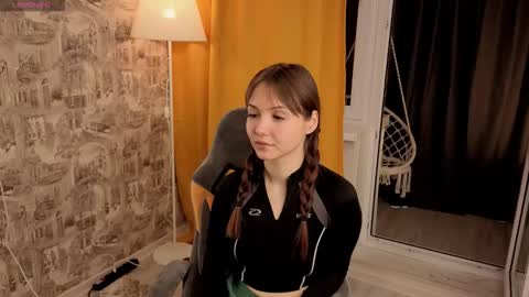 Snapshot of cutetous chatting on 11, 10, 2025 Julia online show from 11, 10, 2025