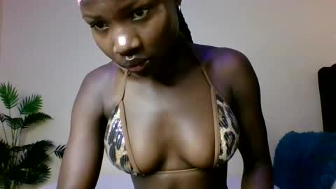 cutey_mara online show from 4, 4, 2026